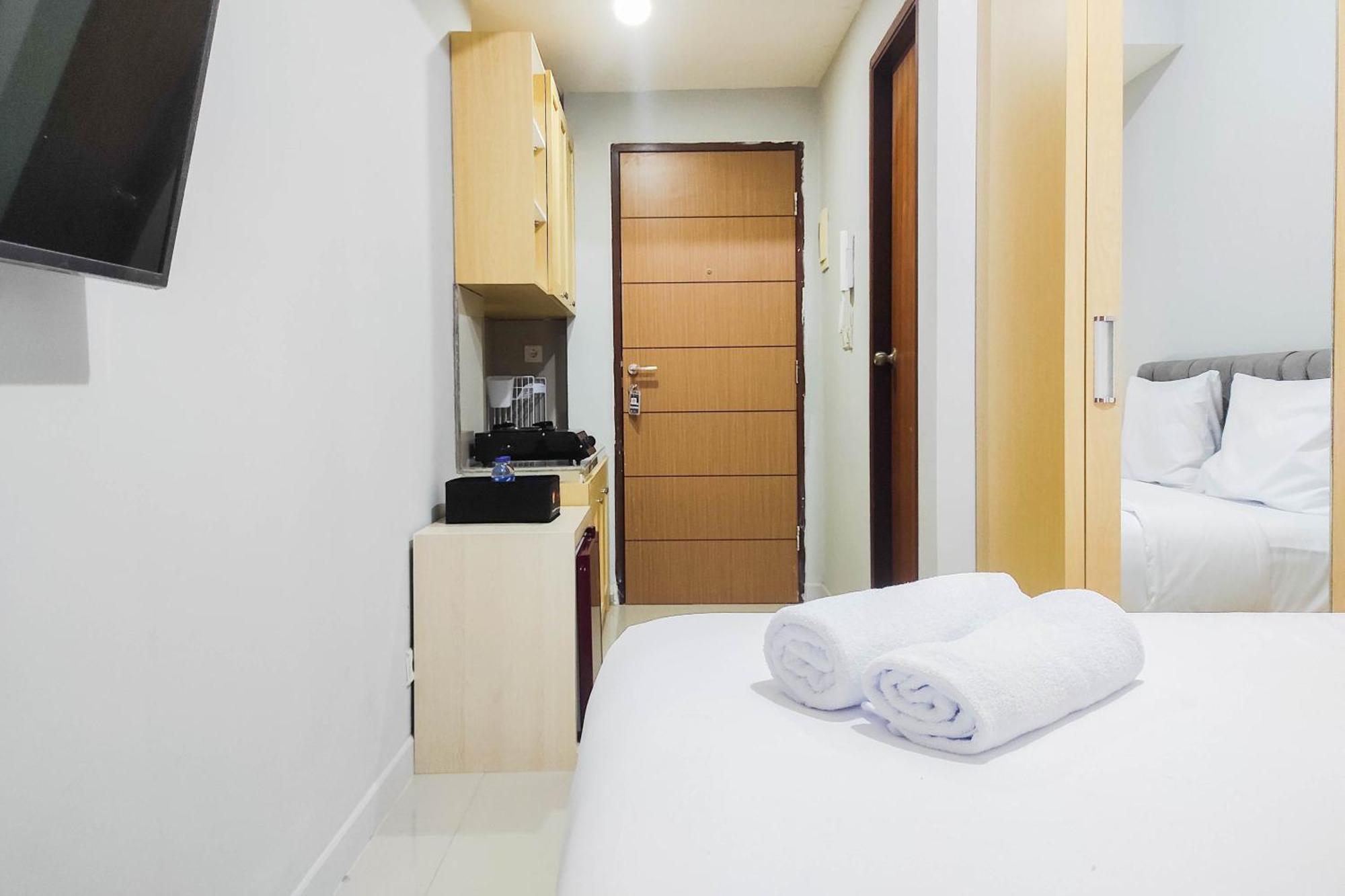 Comfy And Minimalist Studio At Vida View Apartment By Travelio Pampang Exteriör bild